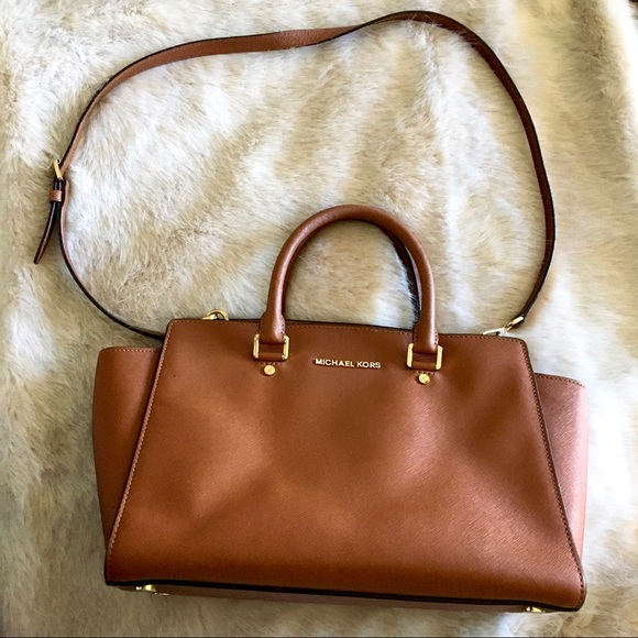 Michael Kors Handbags - Michael Kors Large Selma saffiano leather satchel